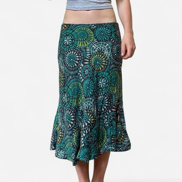 Green patterned linen midi skirt with ruffle - Picture 2 of 8